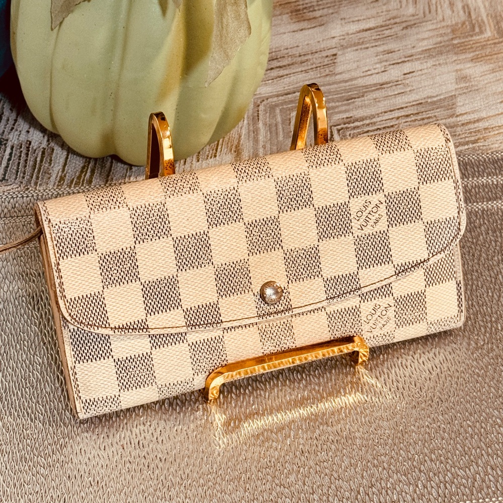 Louis Vuitton Damier Bifold Checkered Clutch